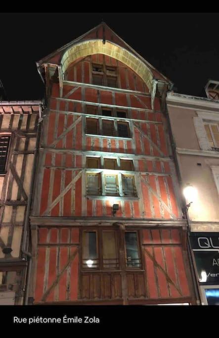 Superbe T2 De Caractere Au Centre Classe 3 Etoiles Troyes Exterior photo